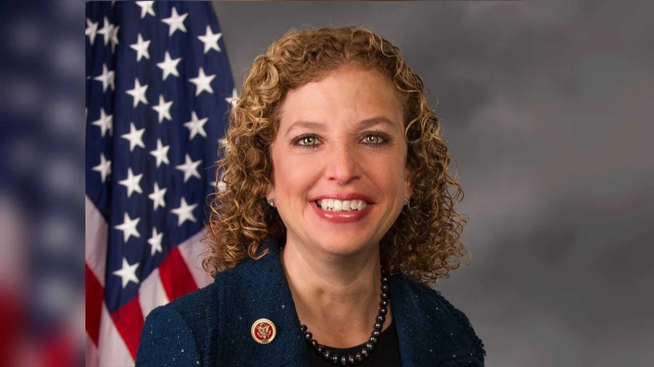 Debbie Wasserman Schultz addresses Cuban political prisoners and voting rights in recent tweets
