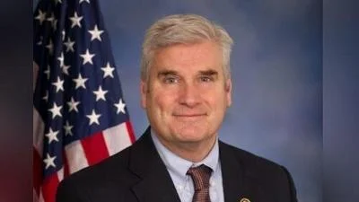 Tom Emmer condemns violence and criticizes state leadership on social media