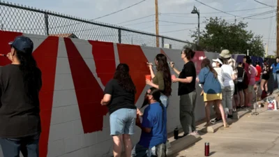 Medium mural