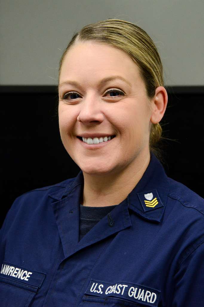 Coast guard petty officer 1st class casey lawrence 019521 1024