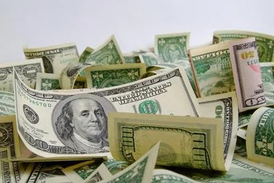 Medium money 04