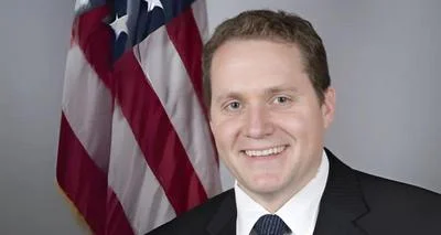 Medium neil