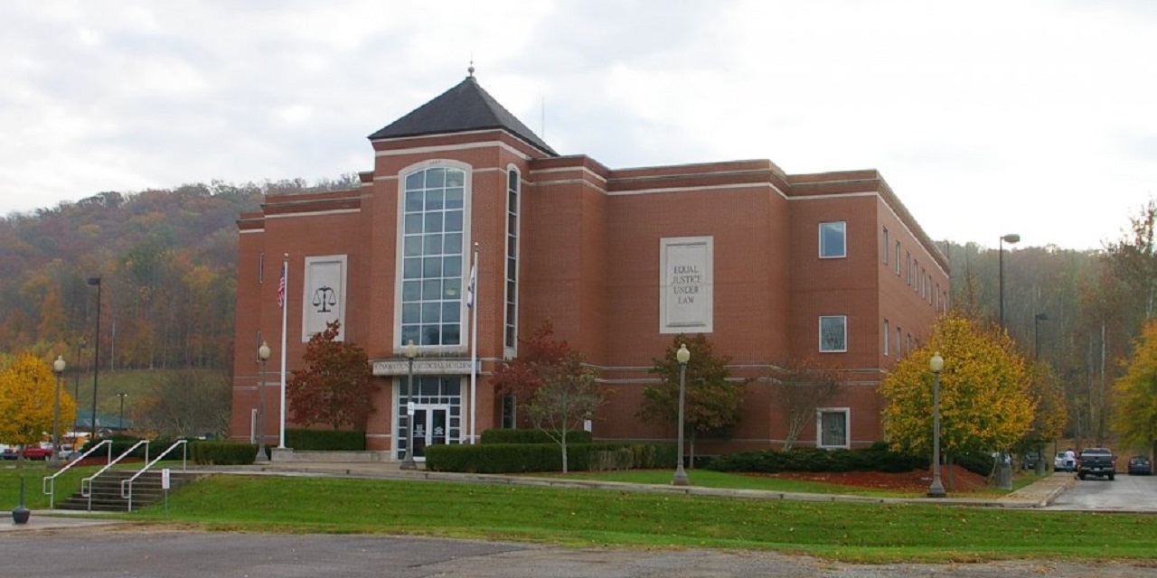 Former teacher says Putnam, Kanawha officials conspired to prosecute