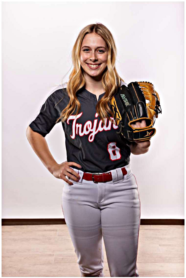 Chloegoultercenterburgsoftball1