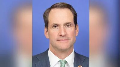 Jim Himes addresses intelligence community conduct and economic claims on social media