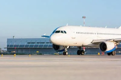 Medium airplane447