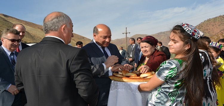 EBRD President Sir Suma Chakrabarti visits Norak in November during a high-level visit to Tajikistan.
