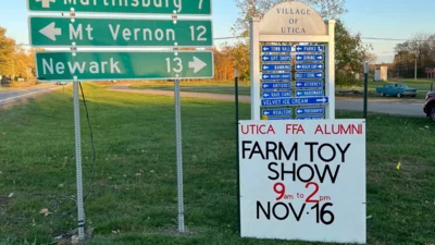 Medium farmtoyshow1600