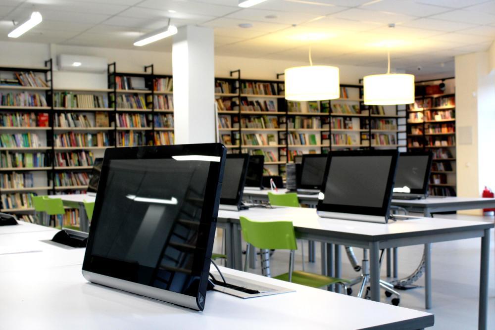 Librarycomputers 1000x667