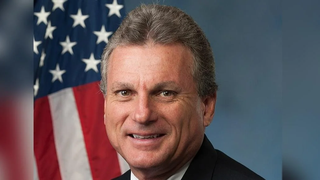 Carter introduces bill for funding veteran health care through postal stamps