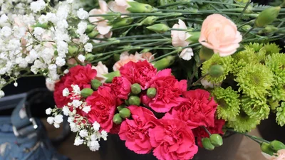 Medium floral