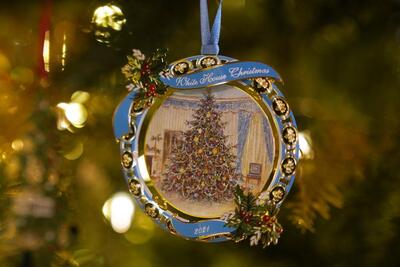 Medium ornaments