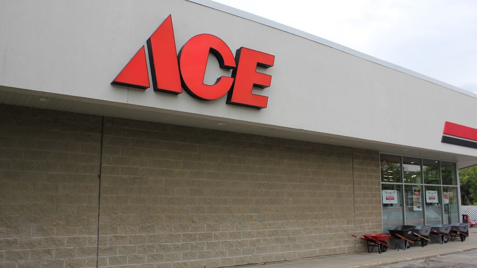 Ace Hardware Olson's Ace Hardware of Park Ridge celebrates 75th