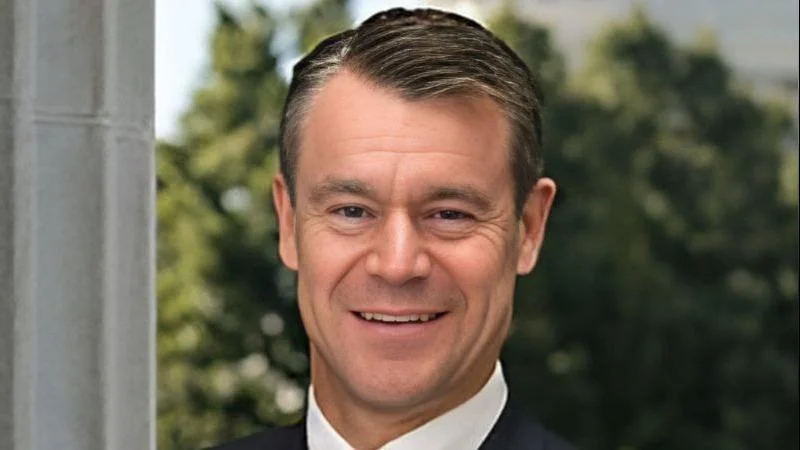 Young and Warner propose annual stress tests for U.S. government finances