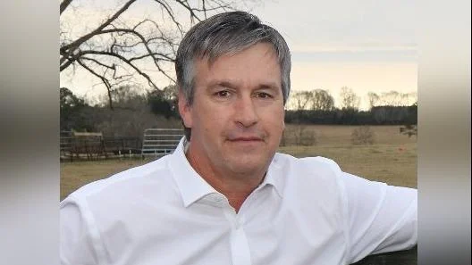 Rep. Barry Moore highlights legislative priorities and government criticism in recent tweets