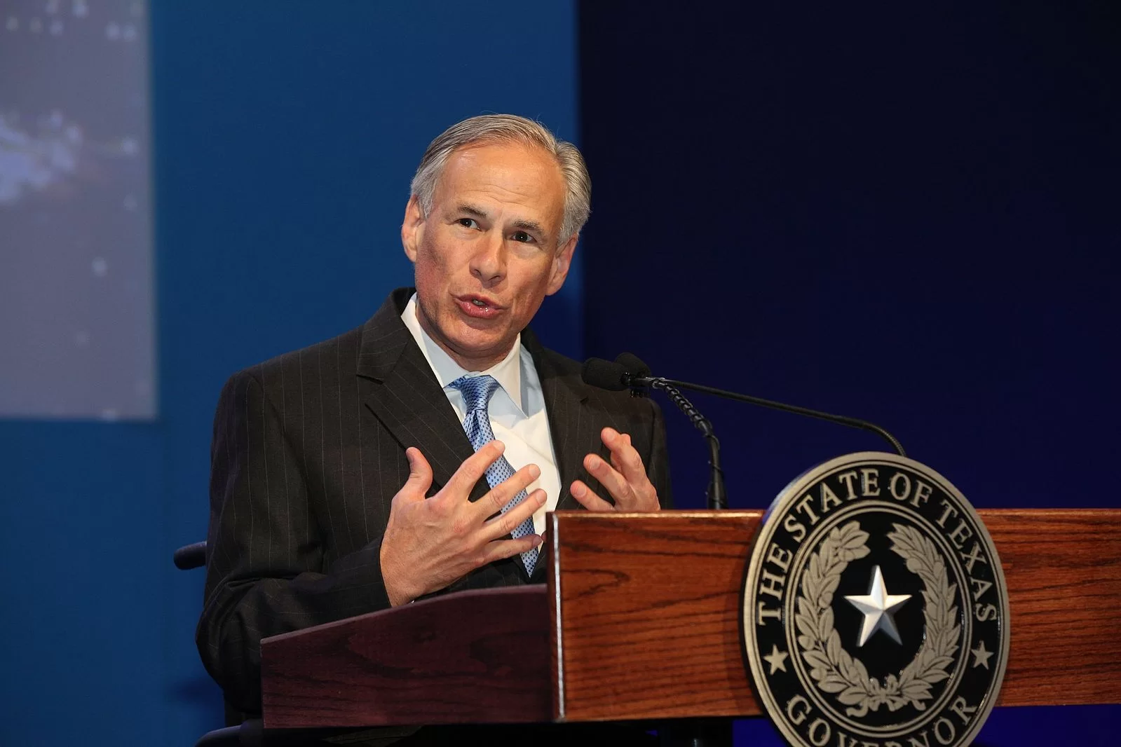 Abbott on DOJ challenge to SB4: 'Texas is the only government in America trying to stop illegal immigration' - Vimarsana News