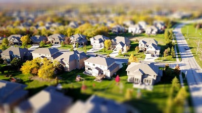 Medium housing