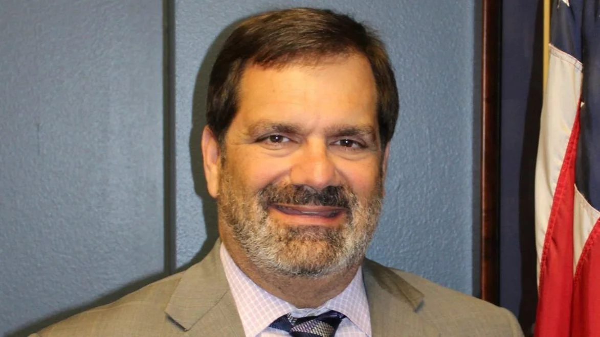 Gus Bilirakis highlights veterans’ support, defense industry visits, and economic talks on social media
