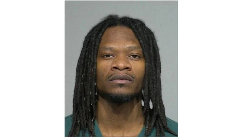 2 warrant bookings in Milwaukee County on July 30