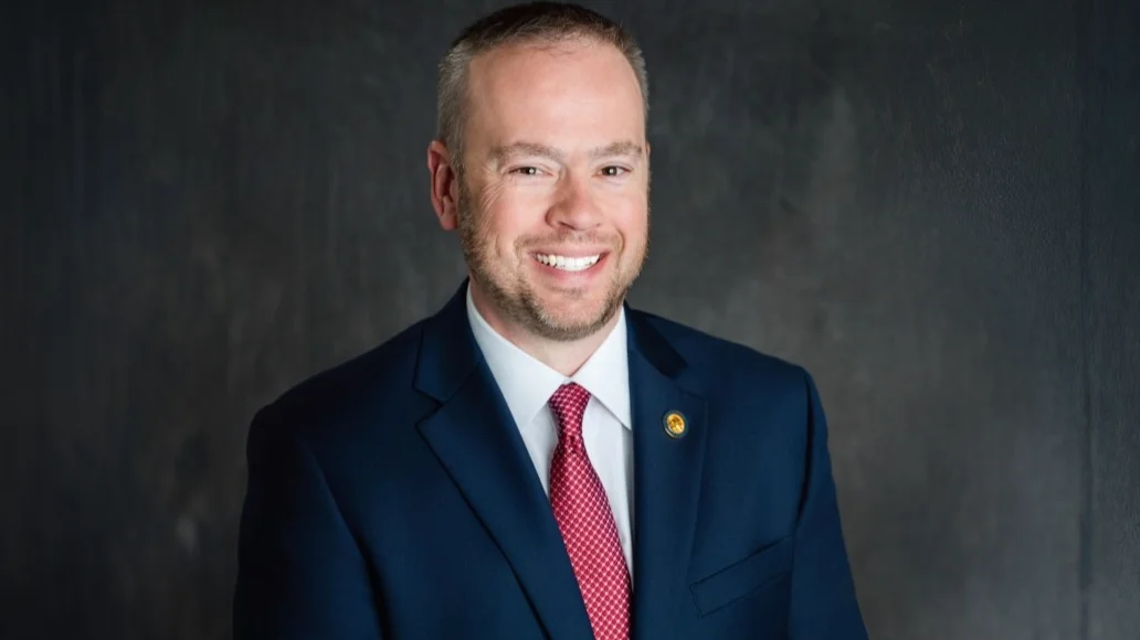 Sen. Nathan H. Manning voted Nay on HB3, a school bus safety bill