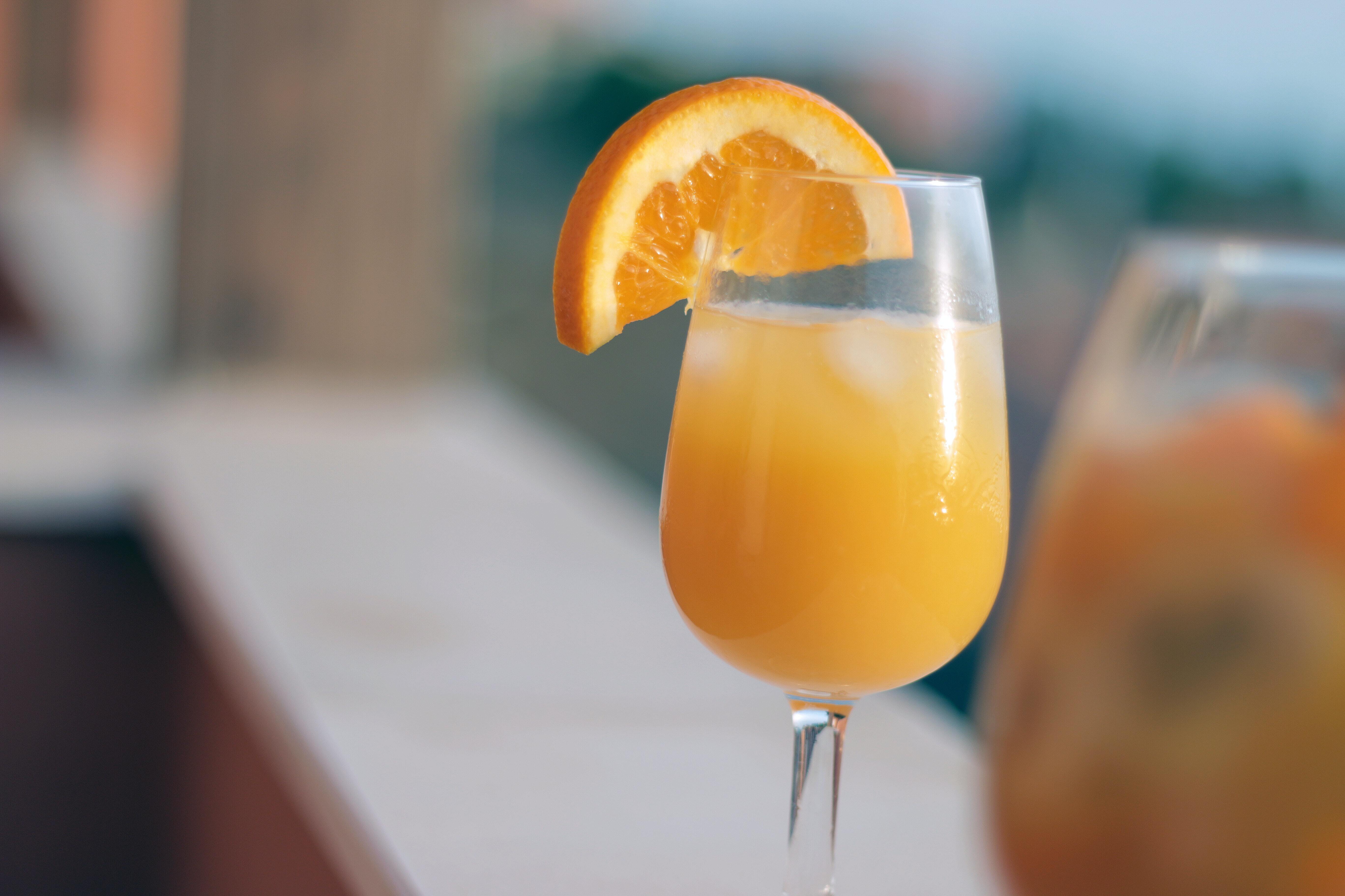 No lawsuit for woman who went bottoms up on bottomless mimosas - Vimarsana News