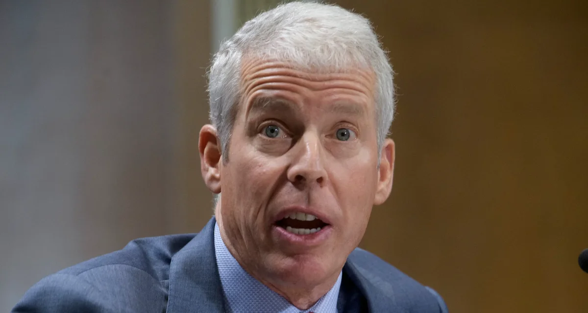 U.S. sets records for oil and natural gas production; gasoline prices fall