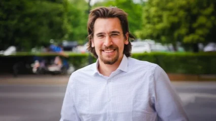 Brad Paquette raises questions about political rivalry and university admissions in recent tweets