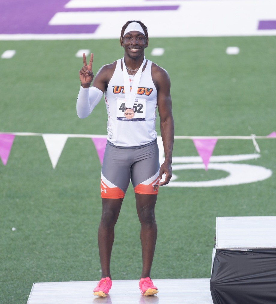 Sam Johnson II podium