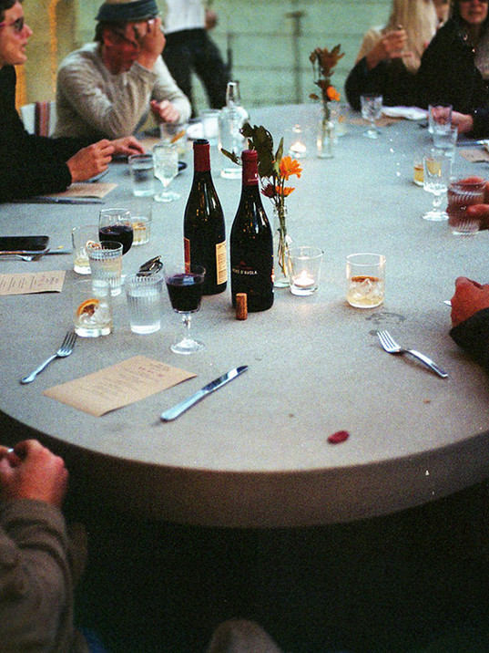 Cashi Dining Table 
