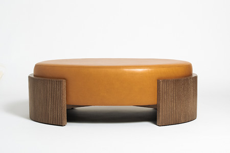 Oval ottoman front