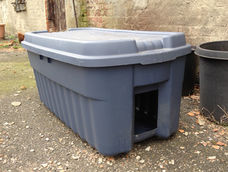 Runner mats to keep feeding bins clean