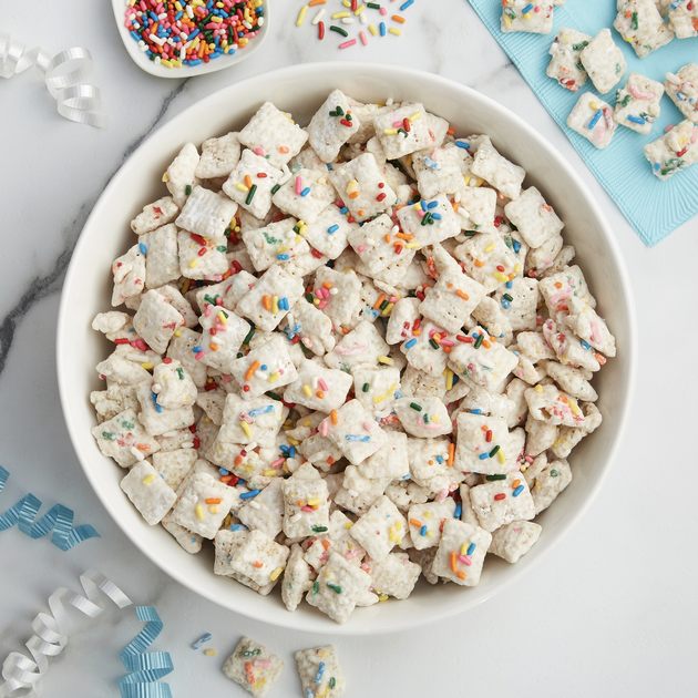 Birthday Cake Muddy Buddies Chex Party Mix | Puppy Chow