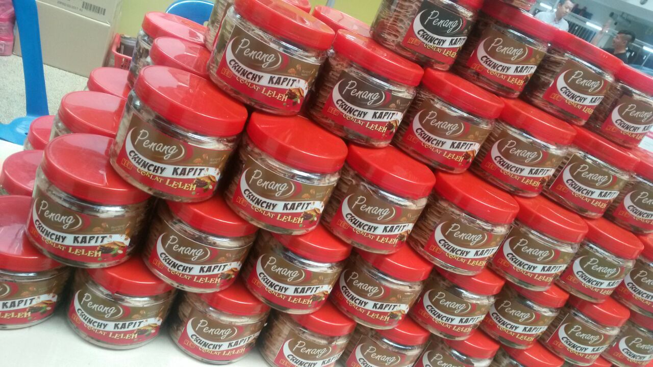 Kuih Kapit Coklat.jpg Kuih Kapit Coklat.jpg