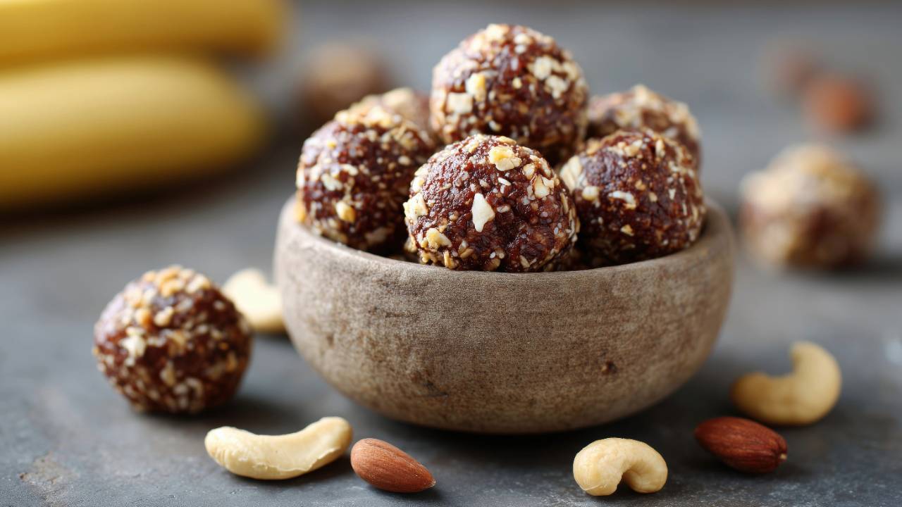 Almond date power bites