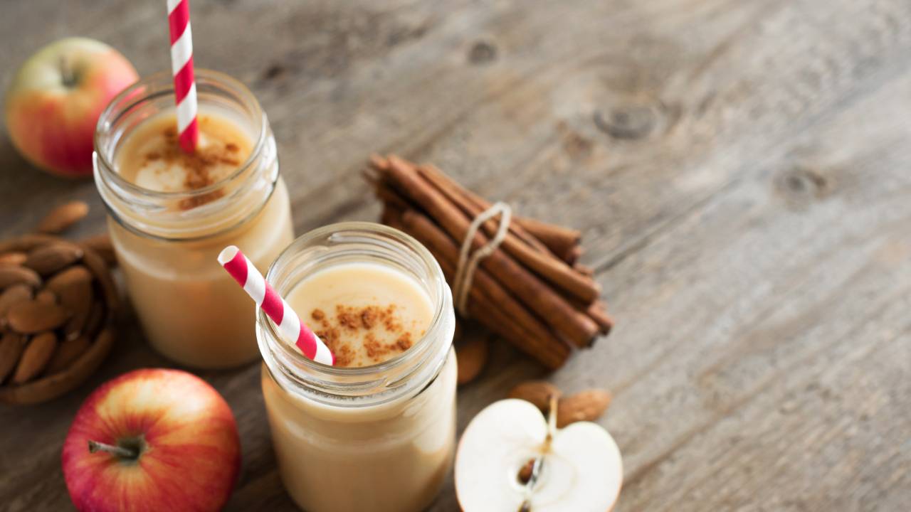 Apple cinnamon protein smoothie