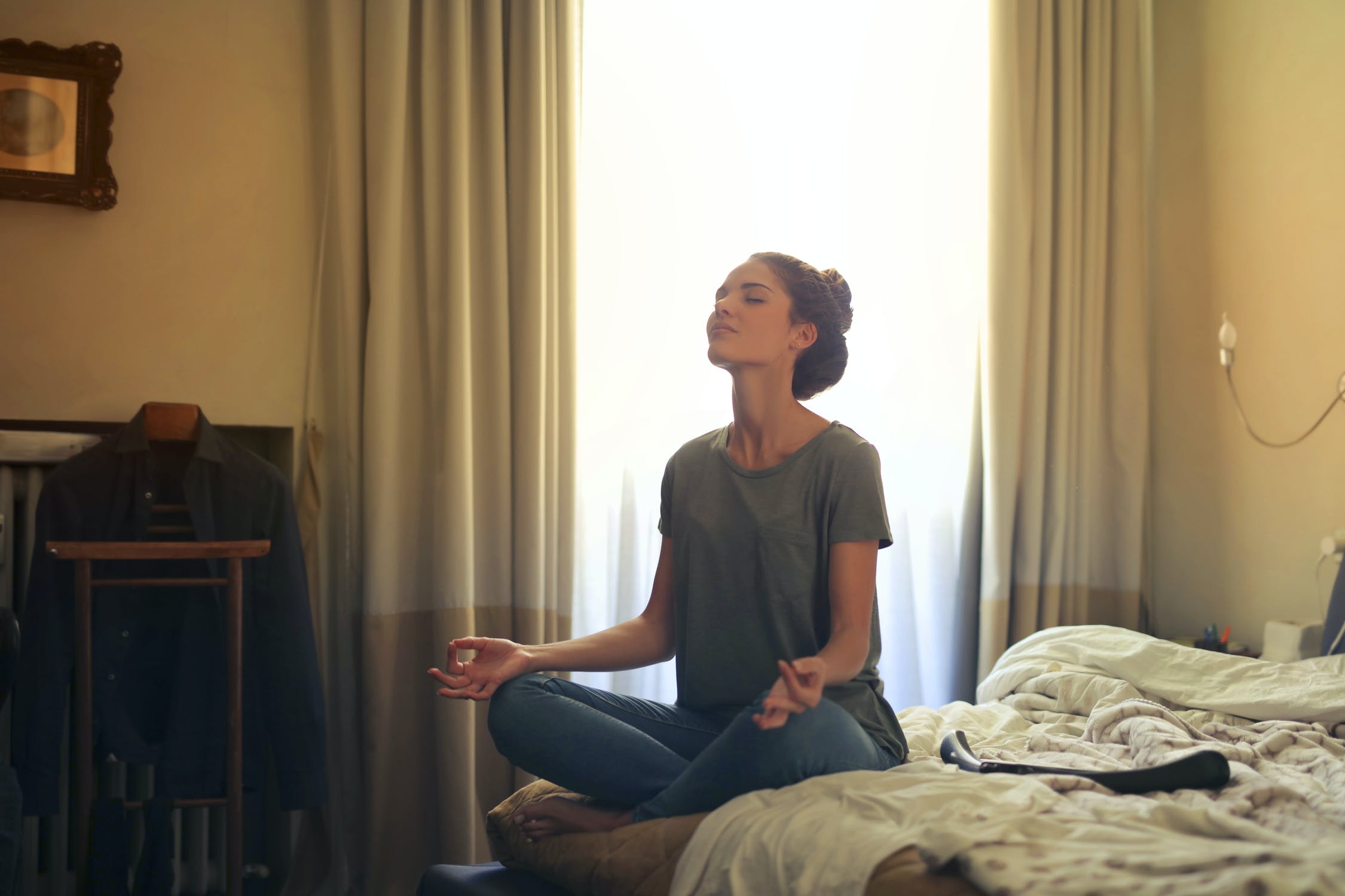5 Ways to Meditate So that You Will Be Able to Connect with Angels and Deceased Loved Ones