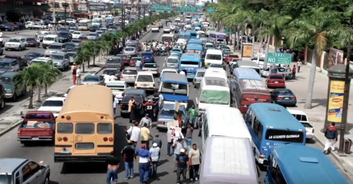 Está interesante el show de los gangsters del transporte y #DelCaosALaEsperanza