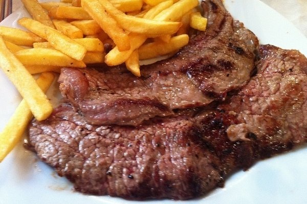 Bisteck con Papa Frita
