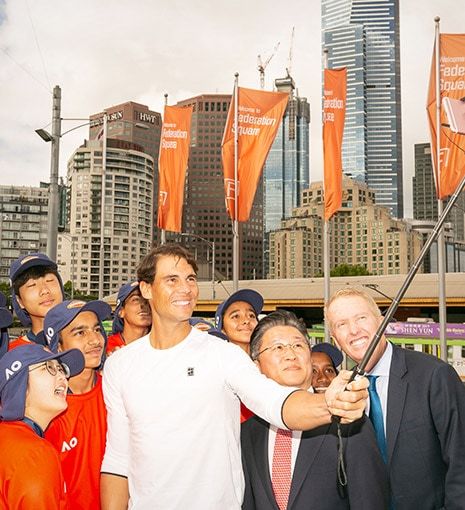 Sueño hecho realidad: Kia Ball Kids conoce a una leyenda viviente.