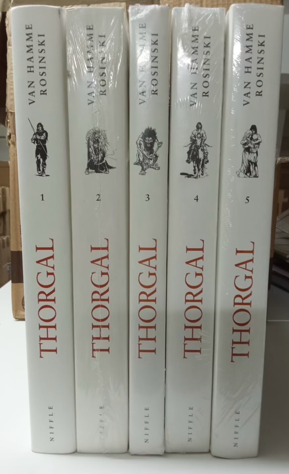 L'enfant des étoiles ; Alinoë ; Les archers ; Le pays Qâ ; Les yeux de Tanatloc