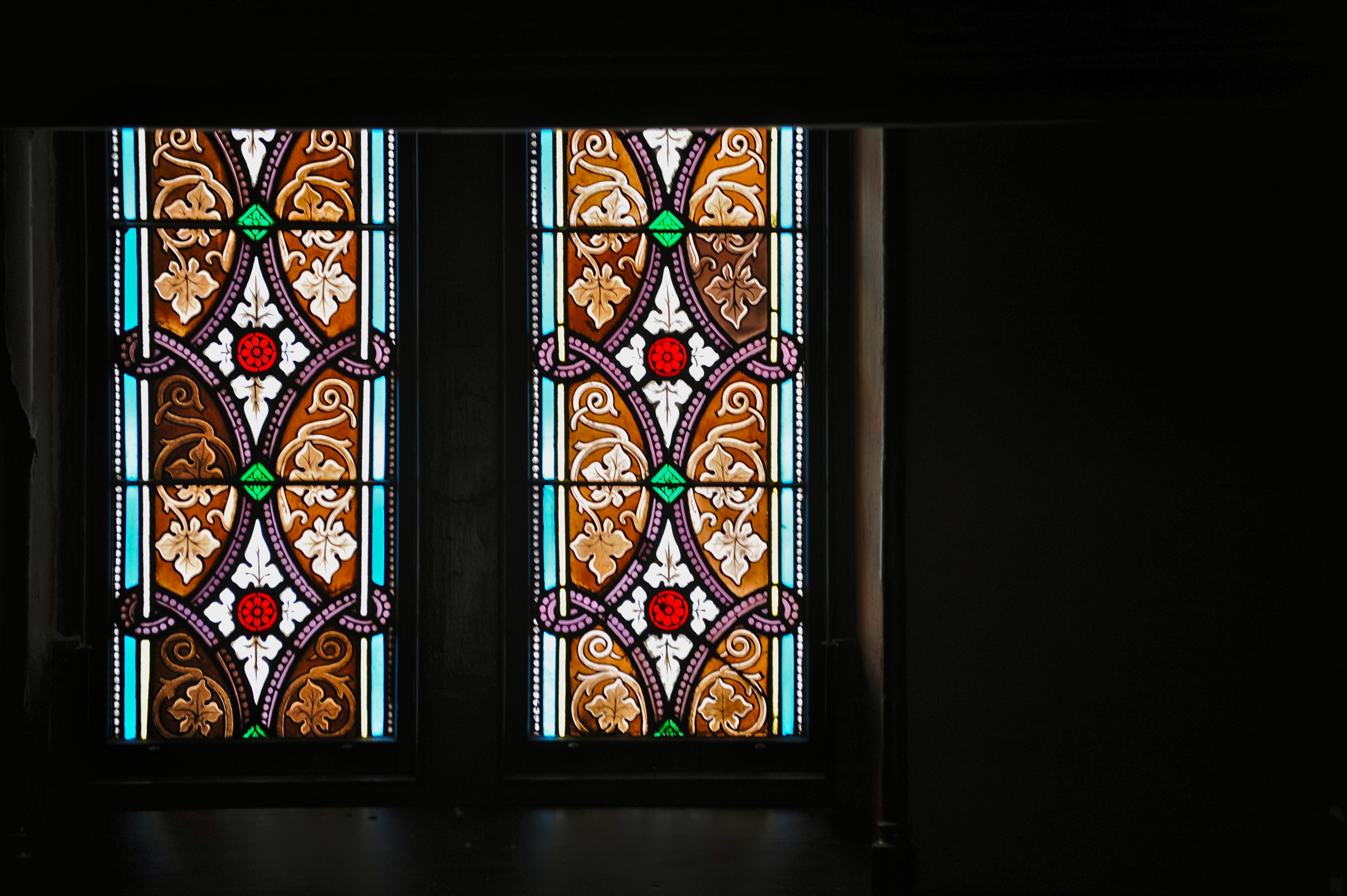 DSC_8707 Detail; stained glass window; purple accent; Arch Street