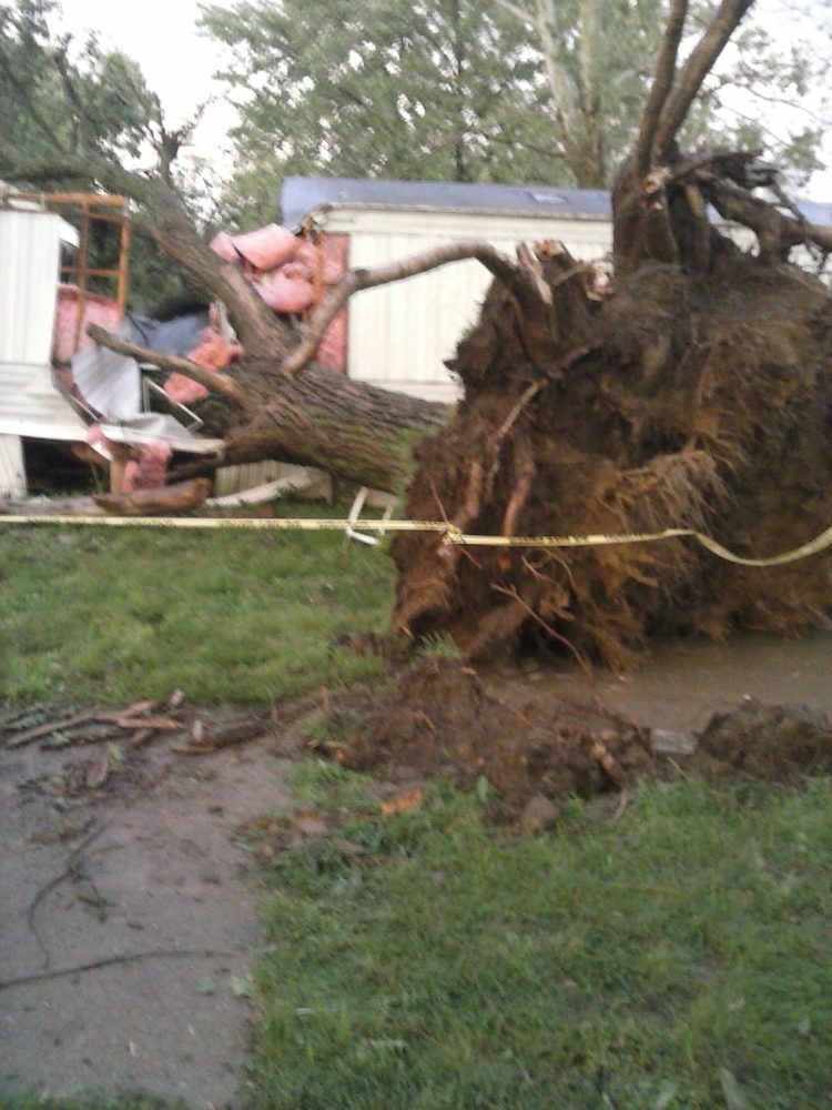 Knob Noster Hit by Tornado KMZU The Farm 100.7 FM