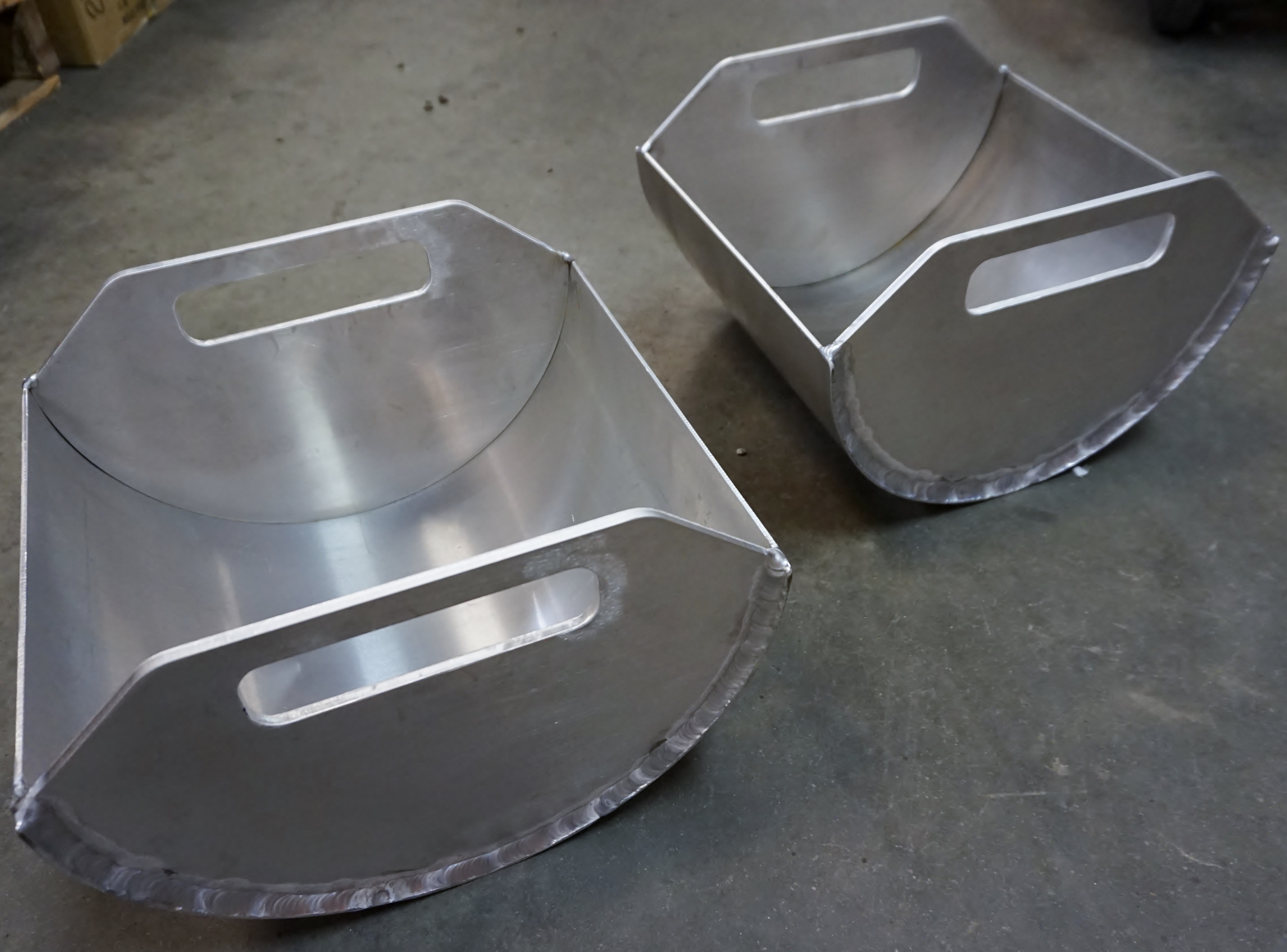 ALUMINUM CYCLONE BUCKET (8042982)