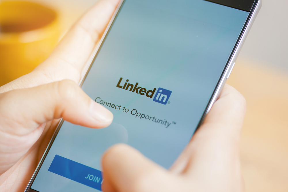 O LinkedIn é o pacote completo para prospecção de clientes e eu posso provar