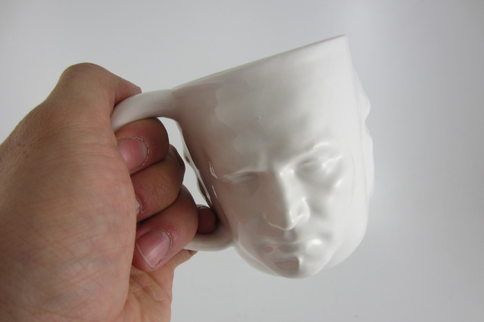 Personalized ceramic coffee cup: using 3D face scan data to generate as many faces as you want!