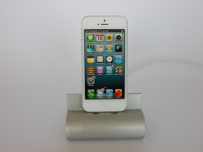 iPhone 5 with Fine Dock for iPad 4