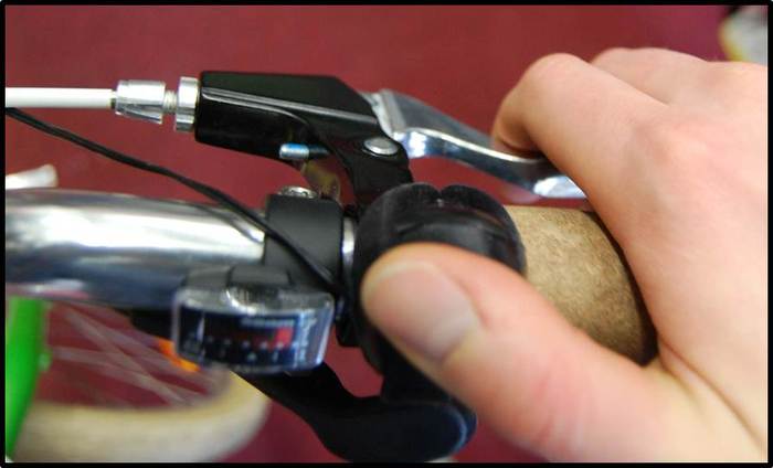 Closeup of the horn button, honk while braking and steering.