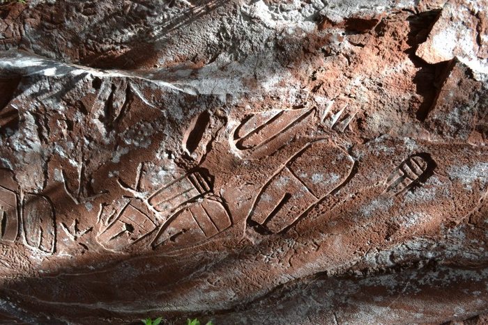 The Pai Tavytera consider the inscriptions sacred. They believe that damaging or even touching them will disappoint God.