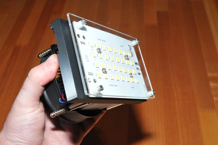 Lumapad Basic - The low cost 8000 Lumen LED light pad with open frame design.