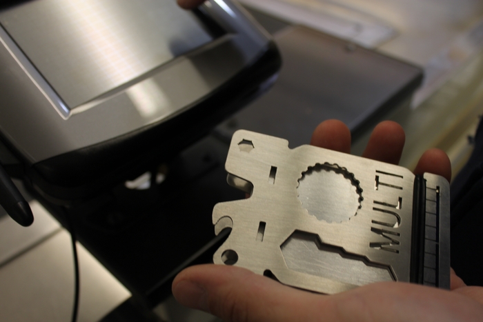 THE MULTI is a 3 plate minimal wallet